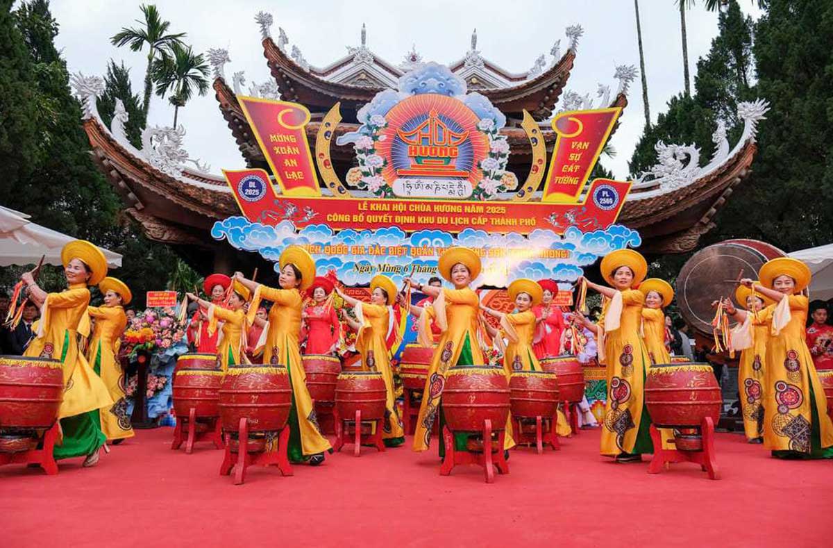 What makes spring in Hanoi a popular time to visit? 7